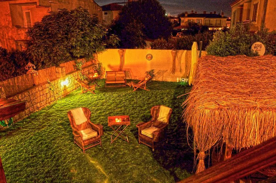 Zevkliler Alacati Boutique Hotel & Fine Dining Bed & Breakfast