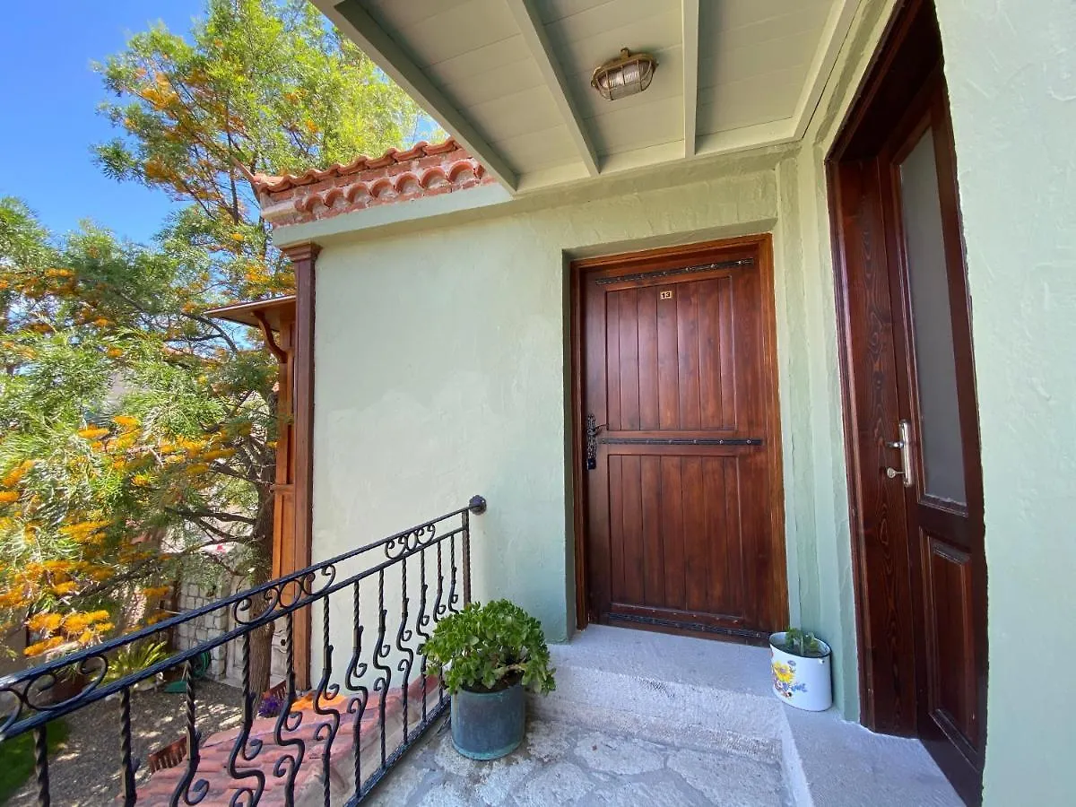 Zevkliler Alacati Boutique Hotel & Fine Dining Bed & Breakfast